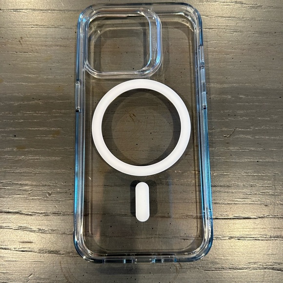 ESR Clear iPhone 14 Pro Case - Compatible with MagSafe - Picture 6 of 15